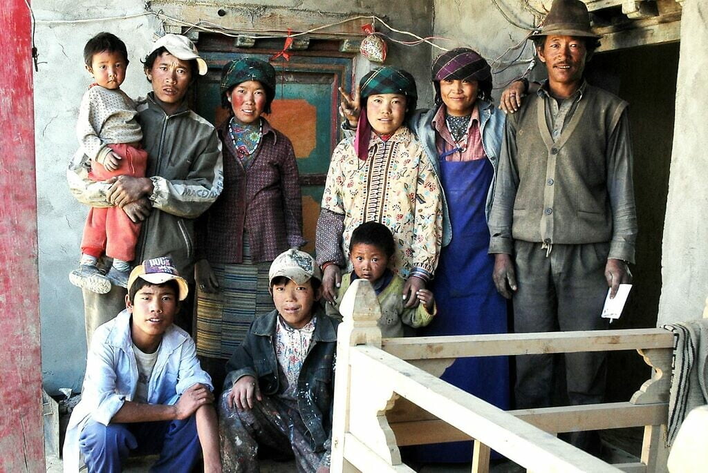 Bezoek boerenfamilie in Tibet