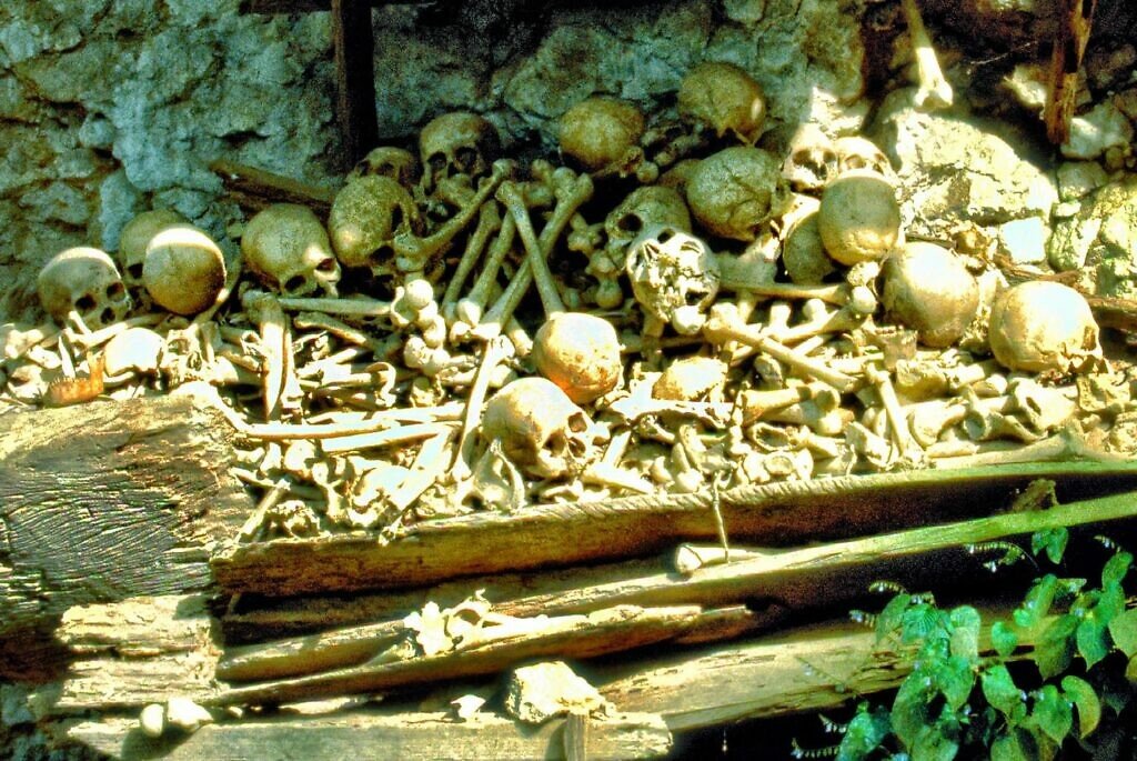Menselijke skeletten in Tana Toraja