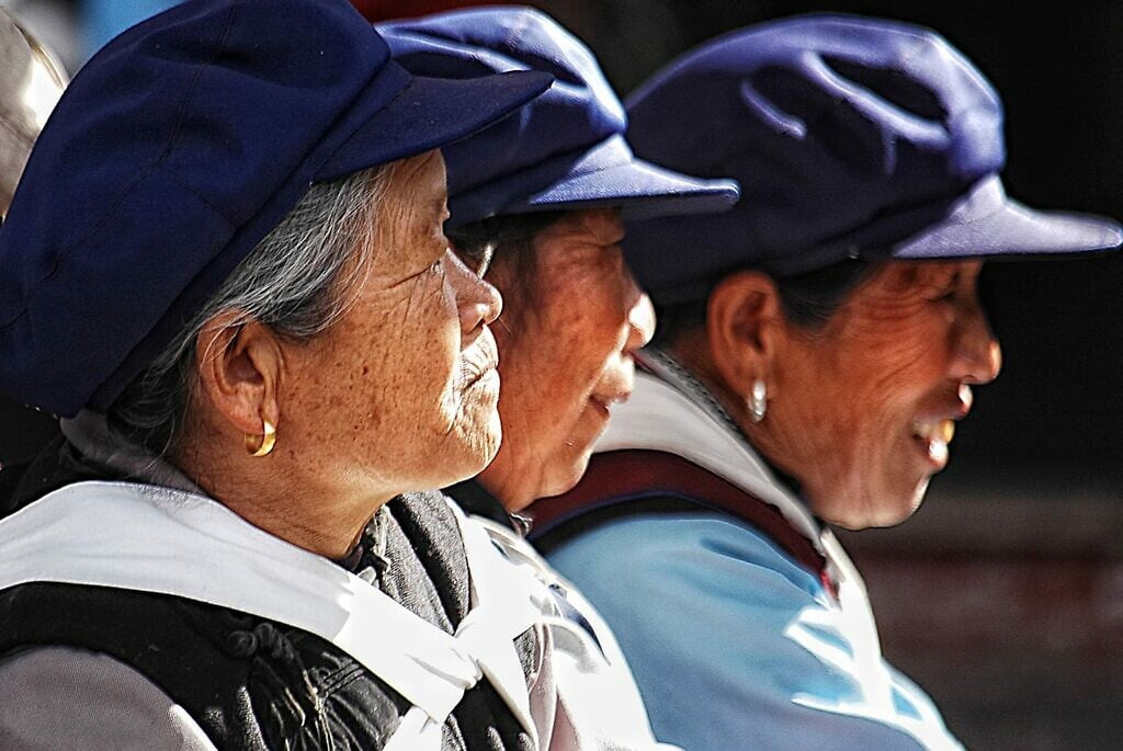 Naxi vrouwen in Lijiang