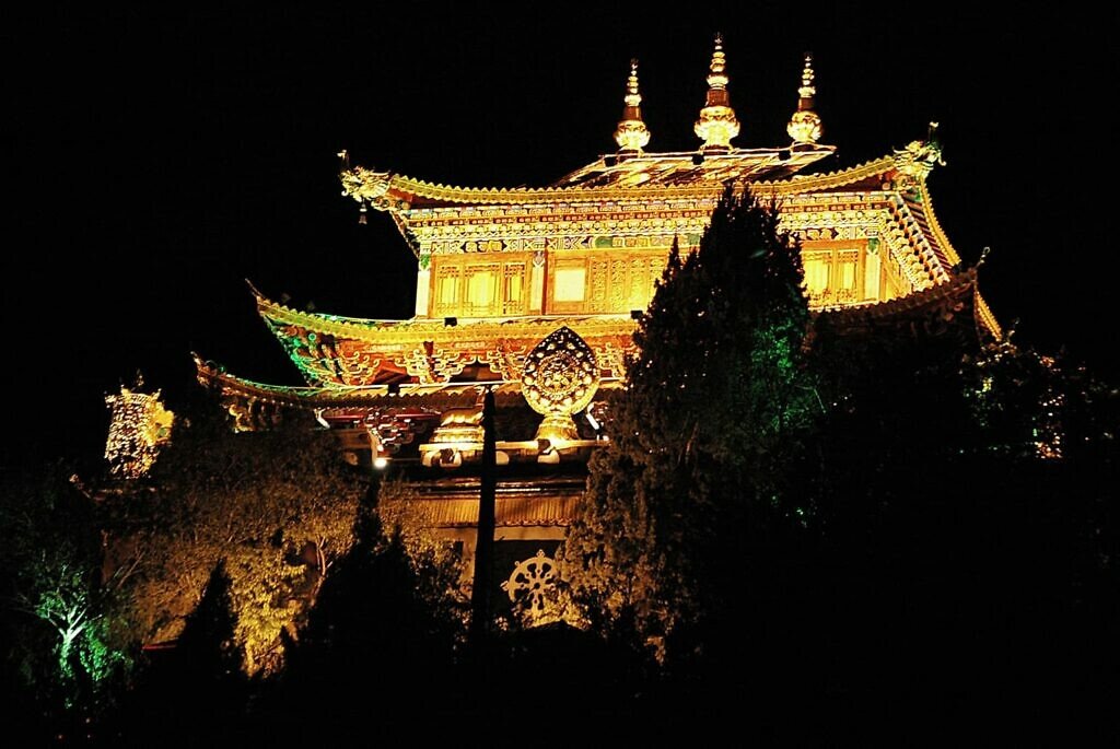 Golden temple Shangri-la
