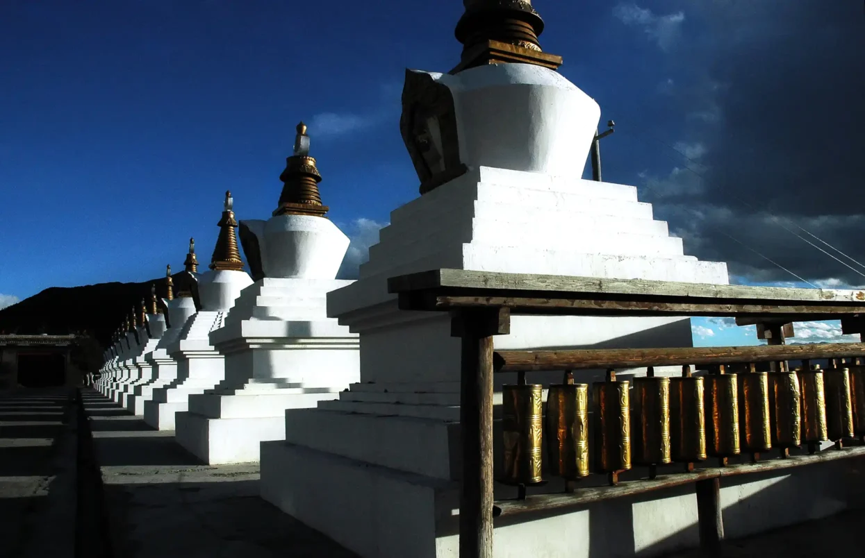 Feilai Stupas