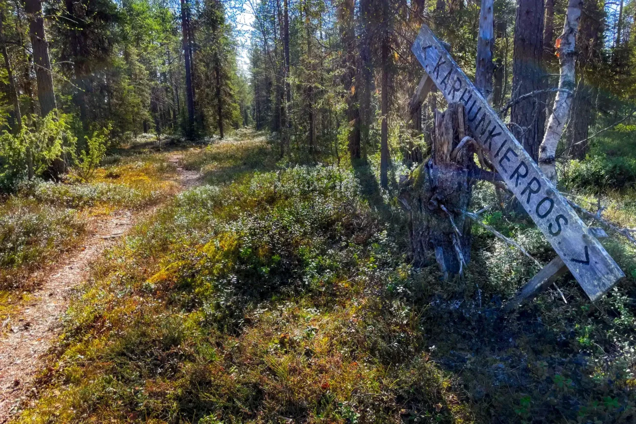 Karhunkierros oude wegwijzer