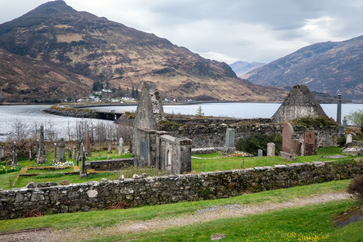 Clachan Duich Old Burial Ground