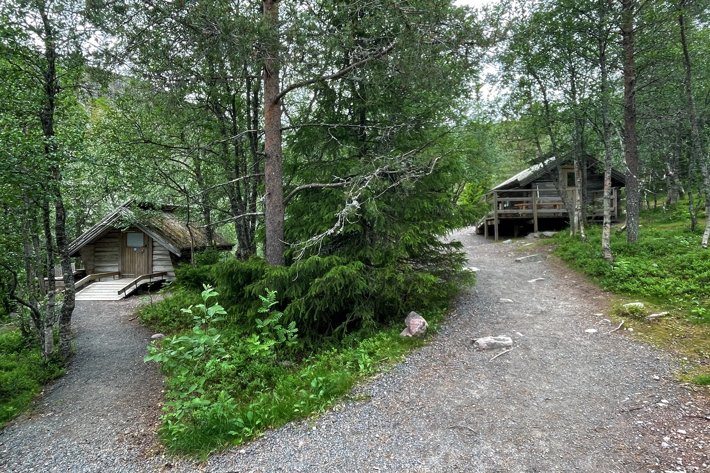 Naar de Njupeskär waterval